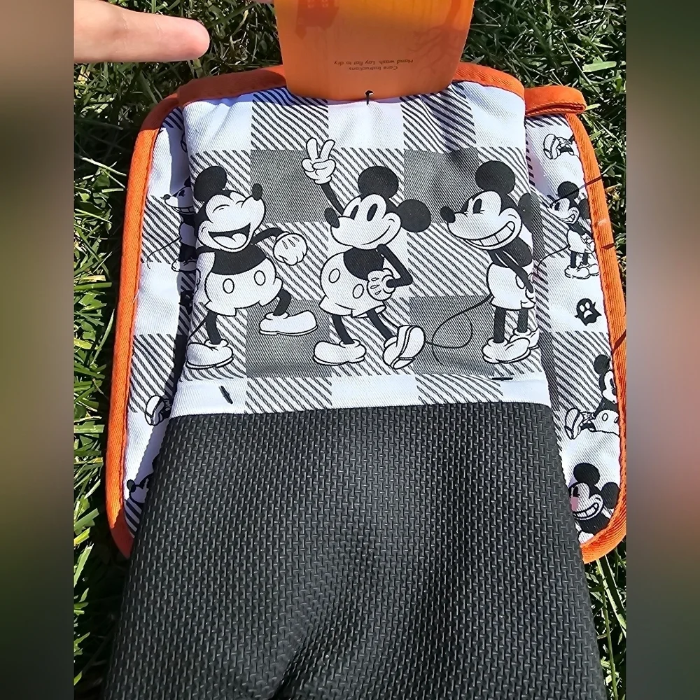 Disney Mickey Mouse Oversized Oven Mitt Pot Holder Halloween Fun